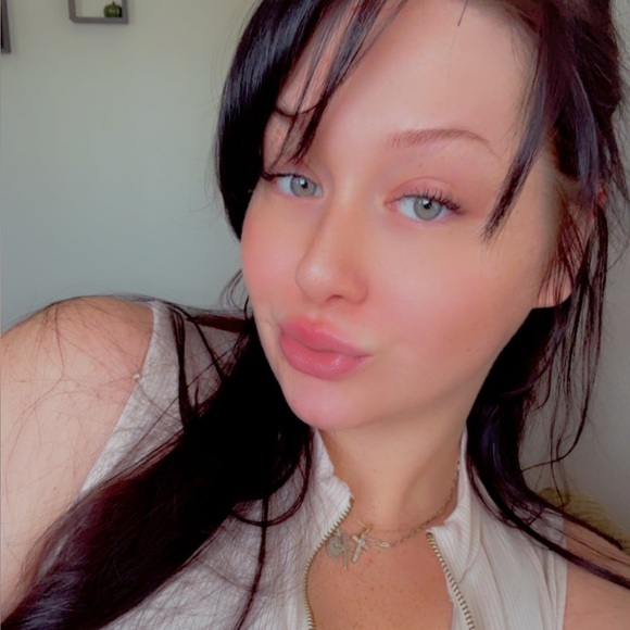 Meet your Posher, Brianna - Picture 1 of 1